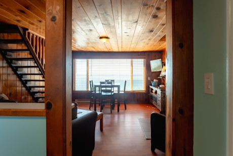 Queen Loft with Kitchen, Bay View